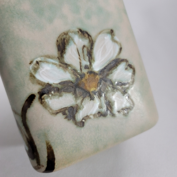 Hand Painted Pottery Jar - Floral Flowers - Picture 4 of 14